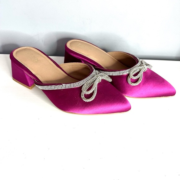 Penningtons Shoes - PENN - Women’s, Pink Satin, Mules, Rhinestone, Block Heel, Pointed Toe, Sz 7 WW